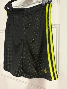 Adidas Black & Neon green Boys Athletic Mesh Shorts Size 7